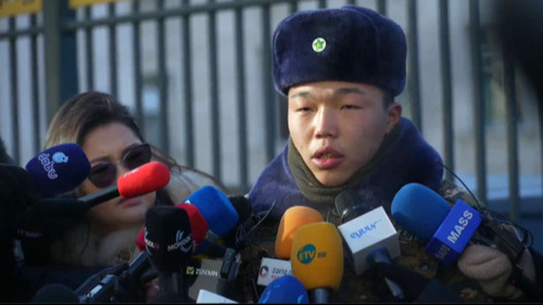 Өнчин хүүг тойрсон 